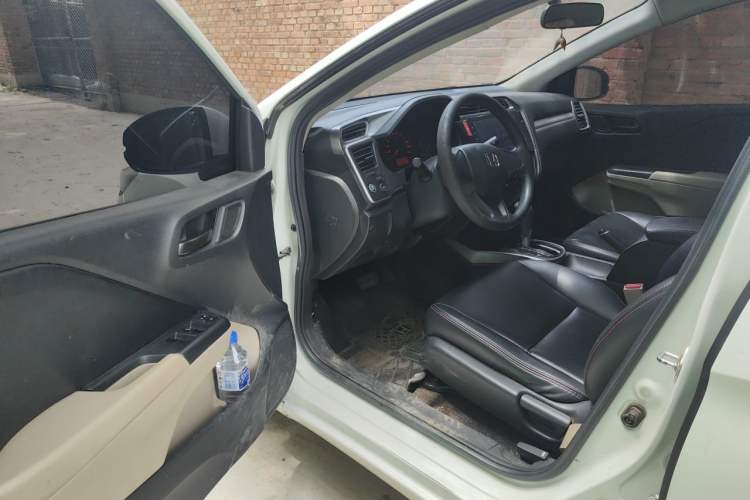 Used Honda Greiz 2016 1.5L CVT Classic Edition Driver Seat