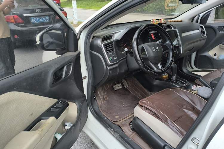 Used Honda Greiz 2016 1.5L CVT Classic Edition Driver Seat