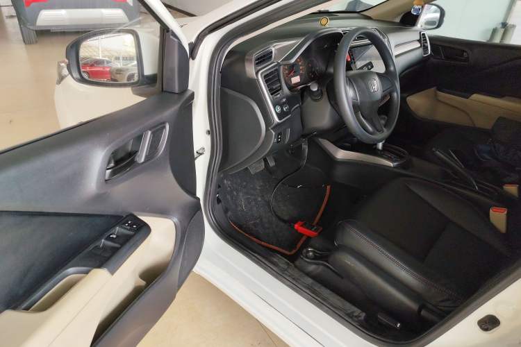 Used Honda Greiz 2016 1.5L CVT Classic Edition Driver Seat