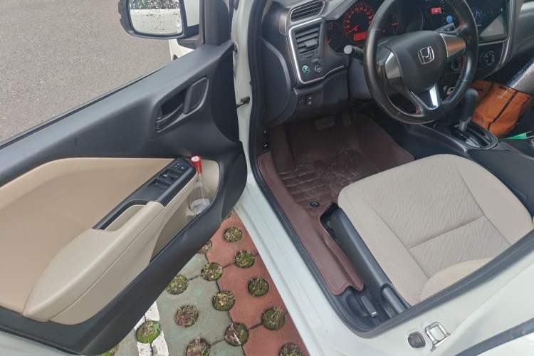 Used Honda Greiz 2016 1.5L CVT Classic Edition Driver Seat