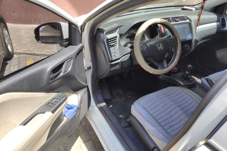 Used Honda Greiz 2016 1.5L Manual Classic Edition Driver Seat
