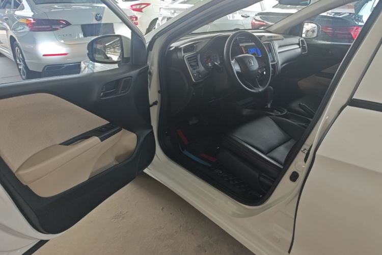 Used Honda Greiz 2016 1.5L CVT Classic Edition Driver Seat