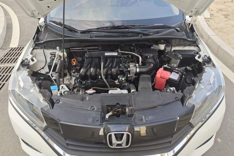 Used Honda Greiz 2016 1.5L CVT Classic Edition Engine Bay