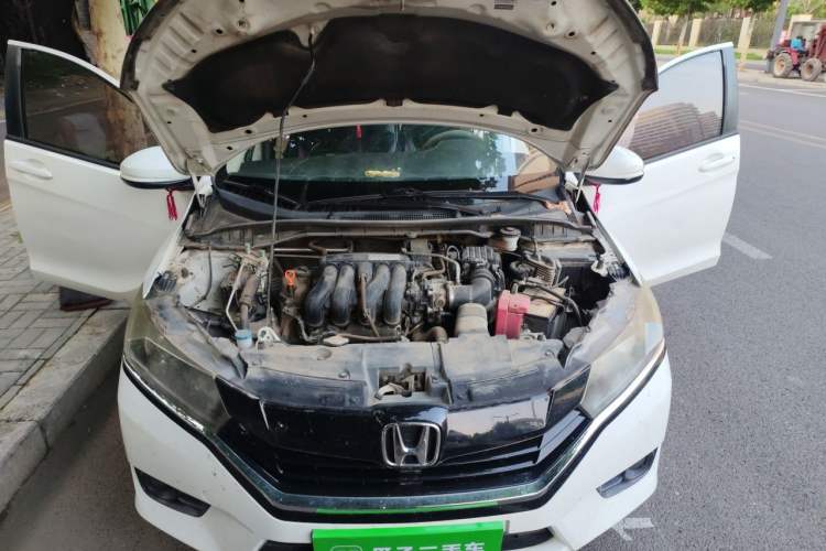 Used Honda Greiz 2016 1.5L CVT Comfort Version Engine Bay