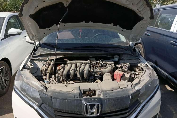 Used Honda Greiz 2016 1.5L CVT Comfort Version Engine Bay