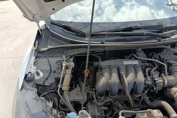 Used Honda Greiz 2016 1.5L Manual Classic Edition Engine Bay Right