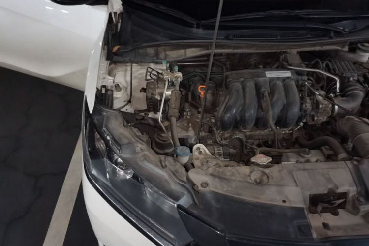Used Honda Greiz 2016 1.5L CVT Comfort Version Engine Bay Right