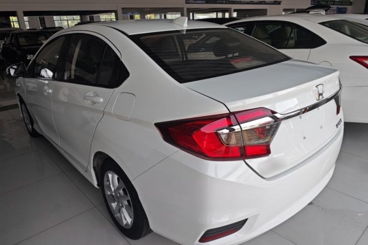 Used Honda Greiz 2016 1.5L CVT Fashion Edition Exterior 2