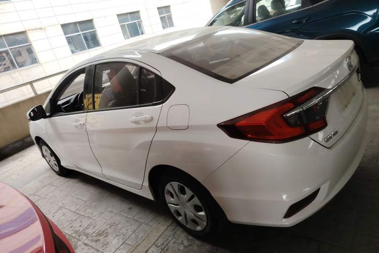 Used Honda Greiz 2016 1.5L CVT Classic Edition Exterior 3