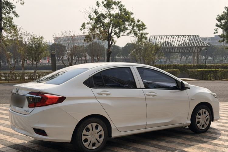 Used Honda Greiz 2016 1.5L CVT Classic Edition Exterior 4