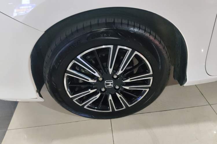 Used Honda Greiz 2016 1.5L CVT Classic Edition Exterior 4