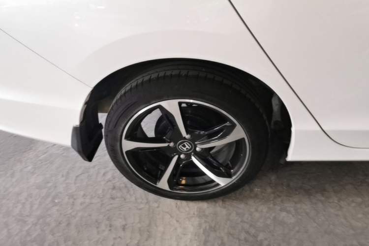 Used Honda Greiz 2016 1.5L CVT Classic Edition Exterior 5