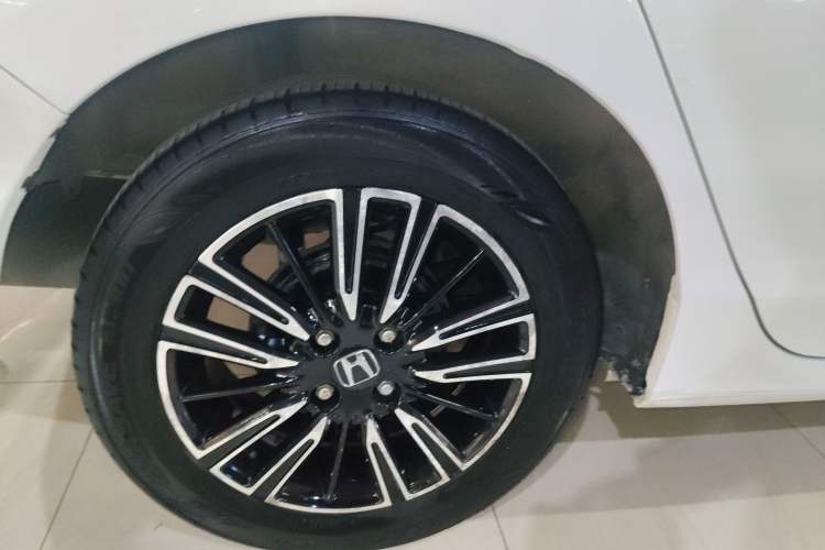 Used Honda Greiz 2016 1.5L CVT Classic Edition Exterior 5