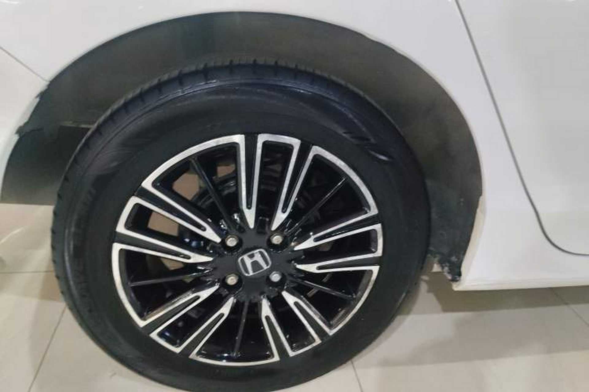 Used Honda Greiz 2016 1.5L CVT Classic Edition Exterior 5