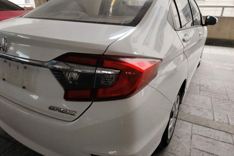 Used Honda Greiz 2016 1.5L CVT Classic Edition Exterior 6