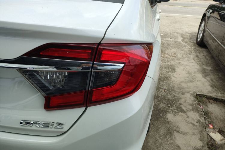 Used Honda Greiz 2016 1.5L CVT Classic Edition Exterior 6