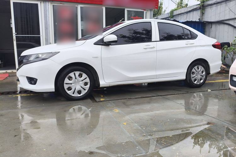 Used Honda Greiz 2016 1.5L Manual Classic Edition Exterior 6