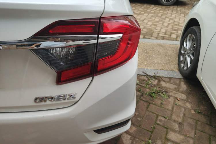 Used Honda Greiz 2016 1.5L CVT Classic Edition Exterior 6