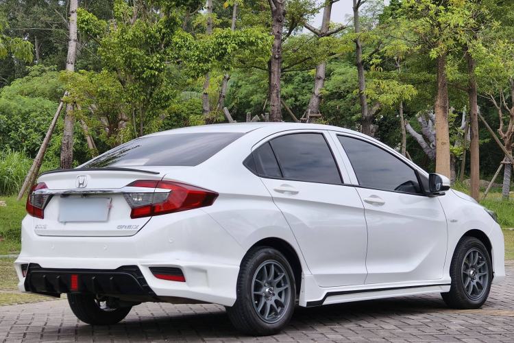 Used Honda Greiz 2016 1.5L CVT Classic Edition Exterior 6