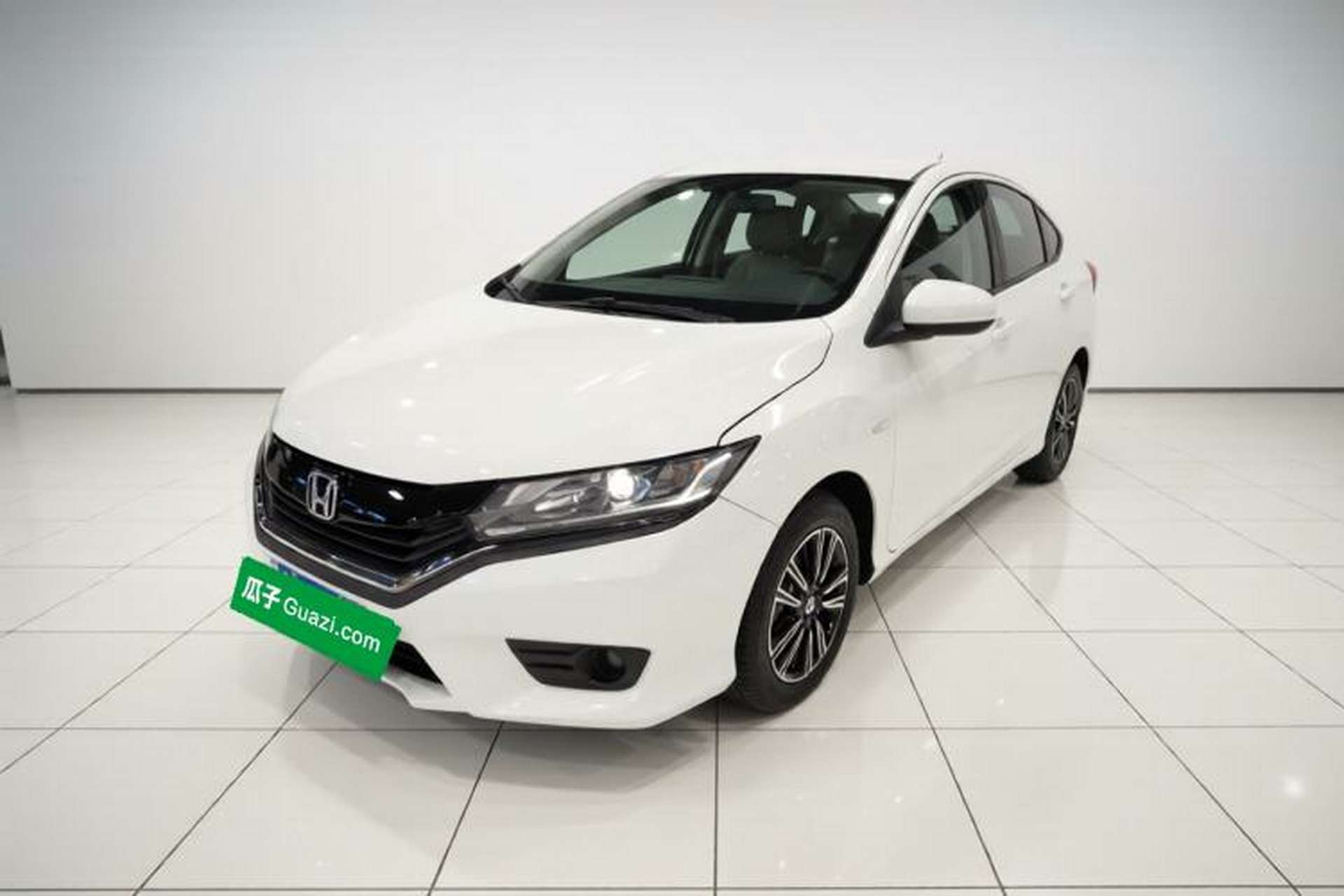 Used Honda Greiz 2016 1.5L CVT Classic Edition Front Left 45 Deg