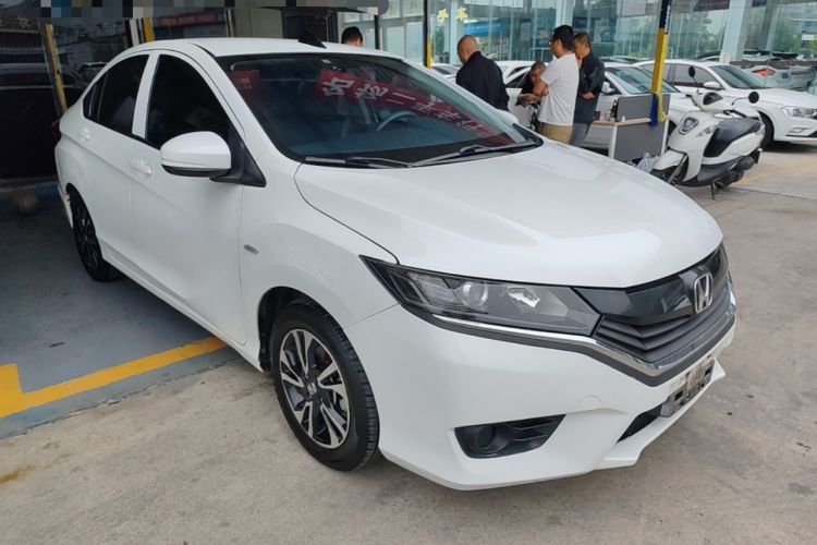 Used Honda Greiz 2016 1.5L CVT Classic Edition Front Right 45 Deg
