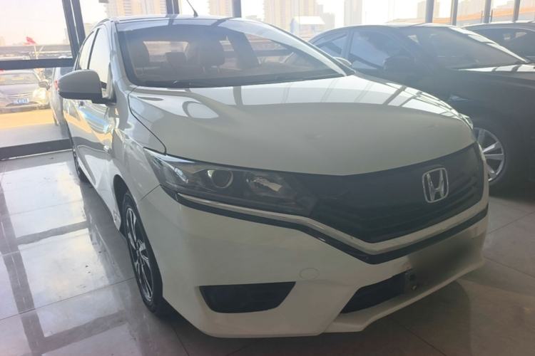 Used Honda Greiz 2016 1.5L CVT Classic Edition Front Right 45 Deg