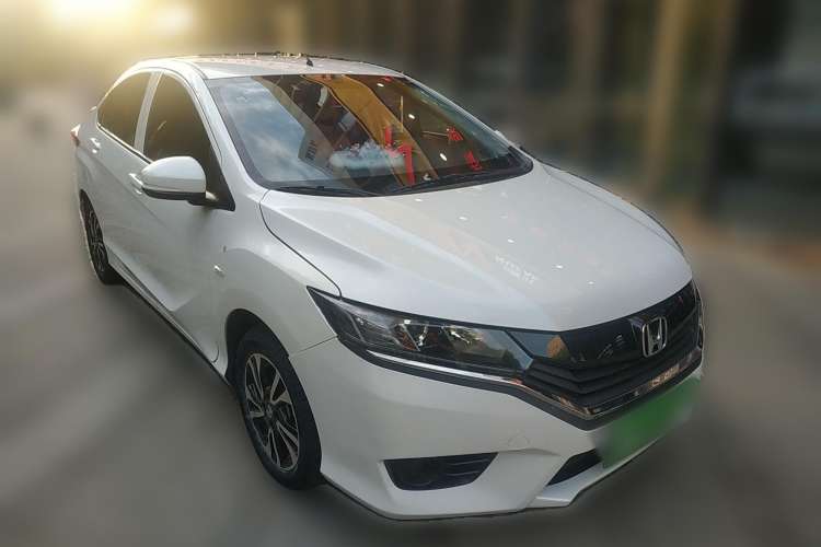 Used Honda Greiz 2016 1.5L CVT Classic Edition Front Right 45 Deg
