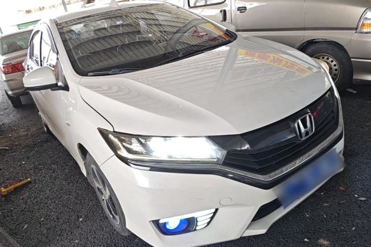 Used Honda Greiz 2016 1.5L CVT Classic Edition Front Right 45 Deg