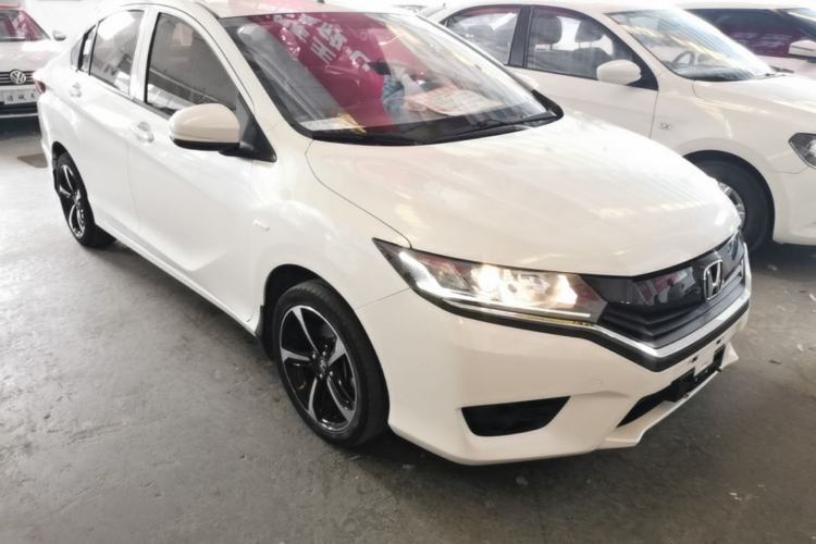 Used Honda Greiz 2016 1.5L CVT Classic Edition Front Right 45 Deg