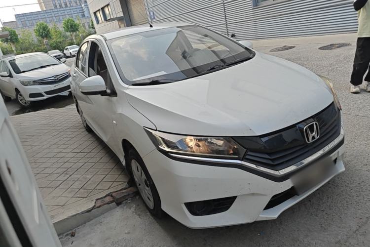 Used Honda Greiz 2016 1.5L CVT Classic Edition Front Right 45 Deg