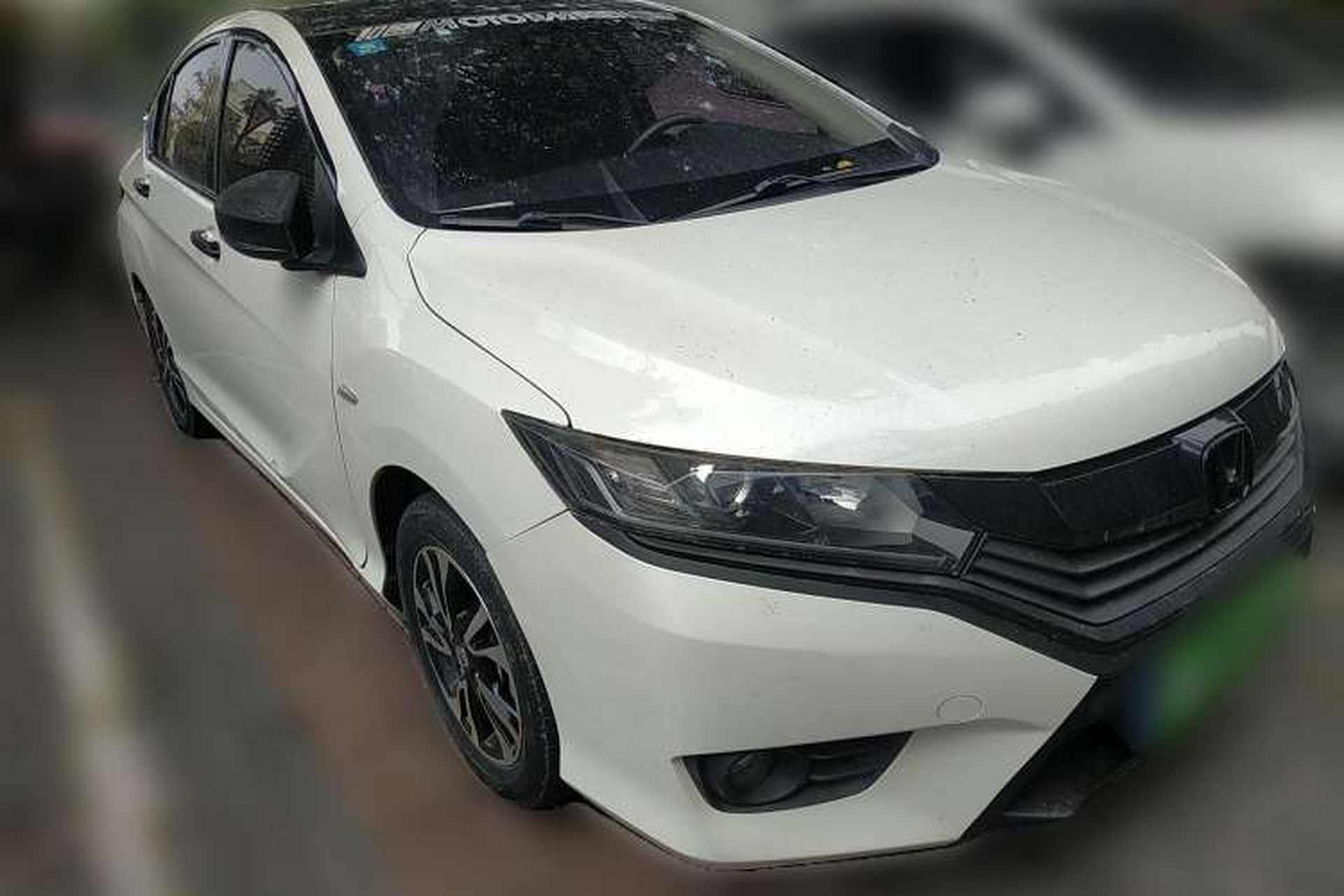 Used Honda Greiz 2016 1.5L CVT Classic Edition Front Right 45 Deg