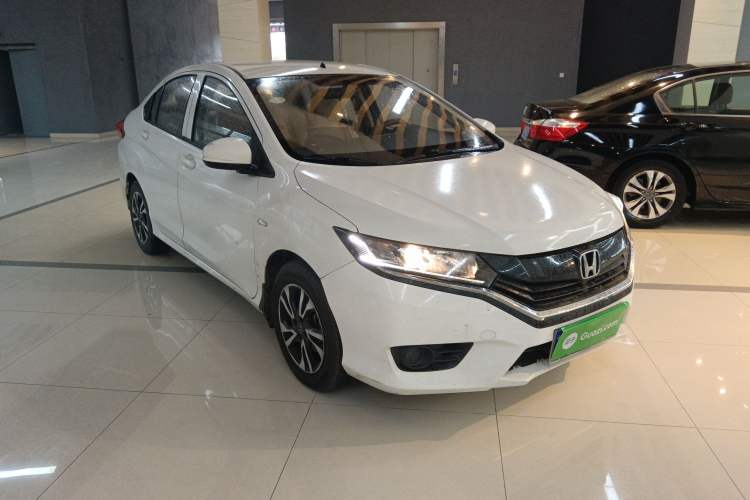 Used Honda Greiz 2016 1.5L Manual Classic Edition Front Right 45 Deg