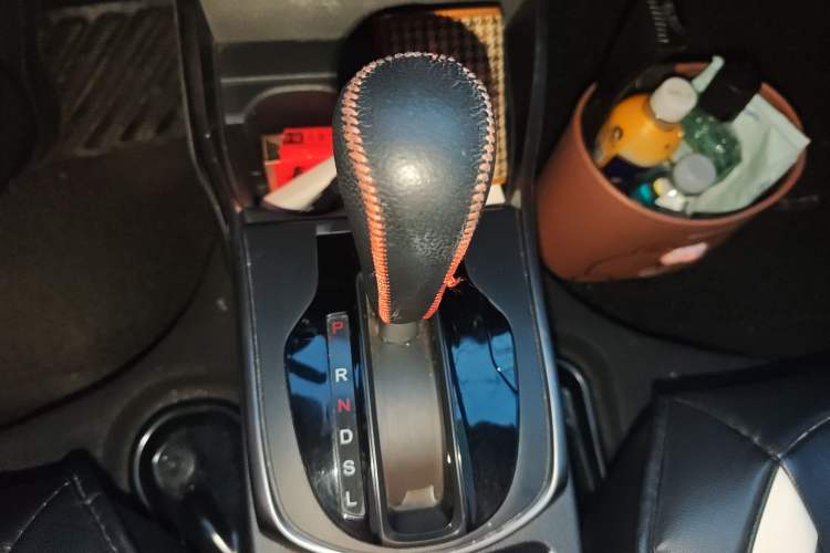 Used Honda Greiz 2016 1.5L CVT Classic Edition Gear Lever
