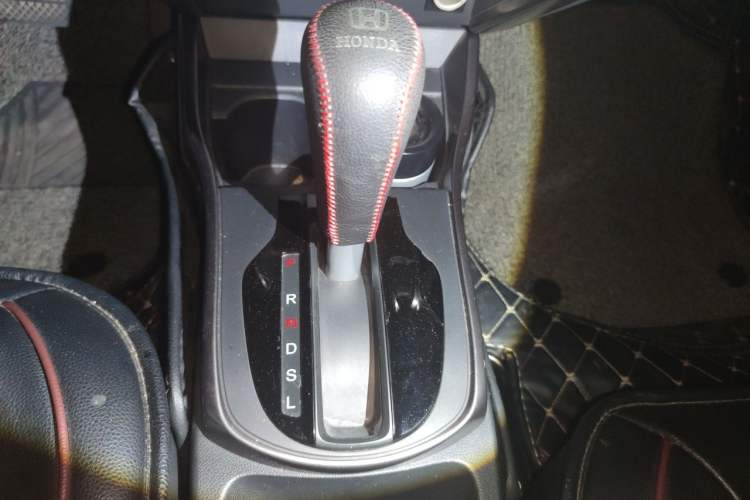 Used Honda Greiz 2016 1.5L CVT Classic Edition Gear Lever
