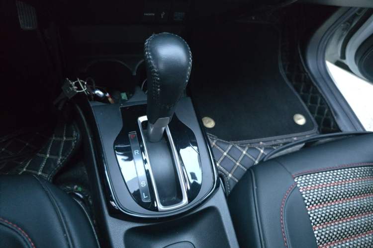 Used Honda Greiz 2016 1.5L CVT Luxury Edition Gear Lever