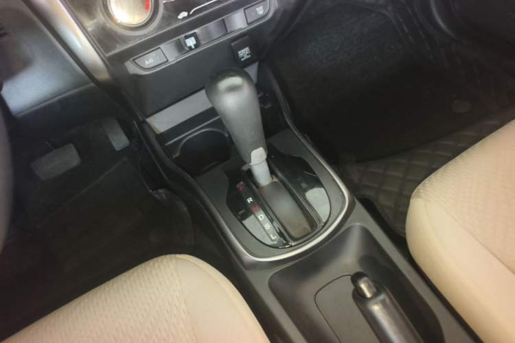 Used Honda Greiz 2016 1.5L CVT Classic Edition Gear Lever