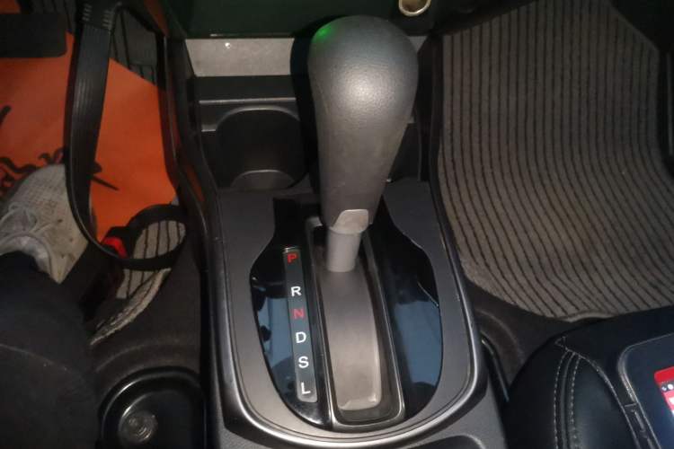 Used Honda Greiz 2016 1.5L CVT Classic Edition Gear Lever