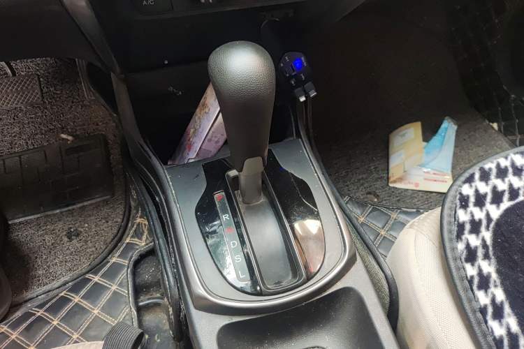 Used Honda Greiz 2016 1.5L CVT Classic Edition Gear Lever