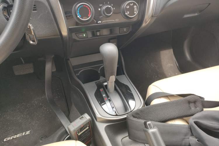 Used Honda Greiz 2016 1.5L CVT Classic Edition Gear Lever