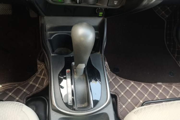 Used Honda Greiz 2016 1.5L CVT Classic Edition Gear Lever