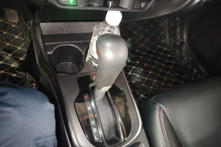 Used Honda Greiz 2016 1.5L CVT Classic Edition Gear Lever