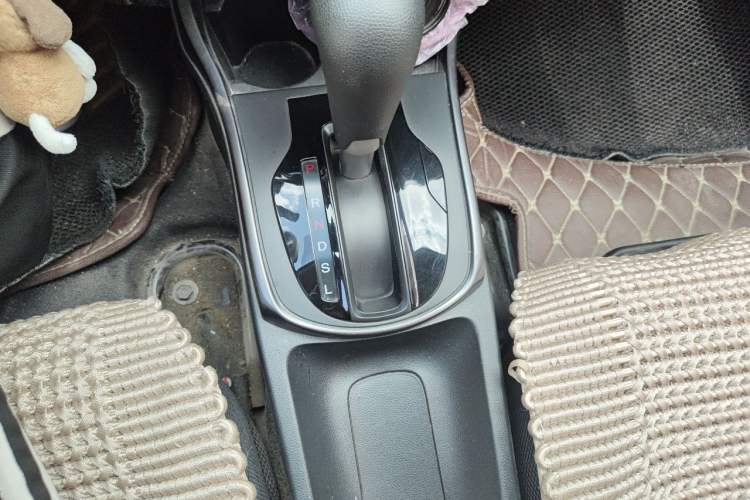 Used Honda Greiz 2016 1.5L CVT Classic Edition Gear Lever