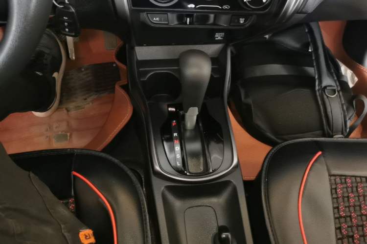 Used Honda Greiz 2016 1.5L CVT Classic Edition Gear Lever