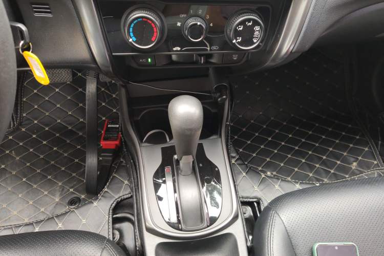 Used Honda Greiz 2016 1.5L CVT Classic Edition Gear Lever