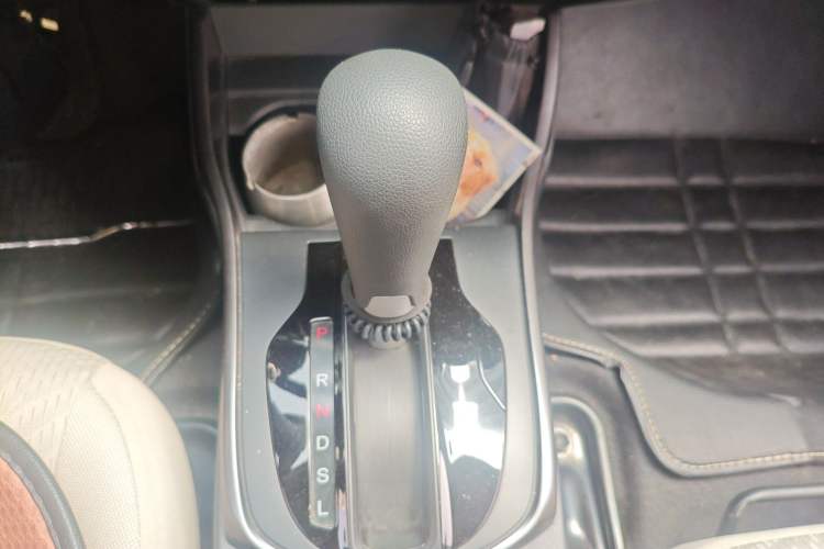 Used Honda Greiz 2016 1.5L CVT Classic Edition Gear Lever