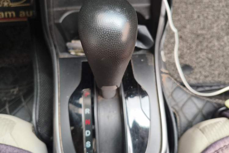 Used Honda Greiz 2016 1.5L CVT Classic Edition Gear Lever