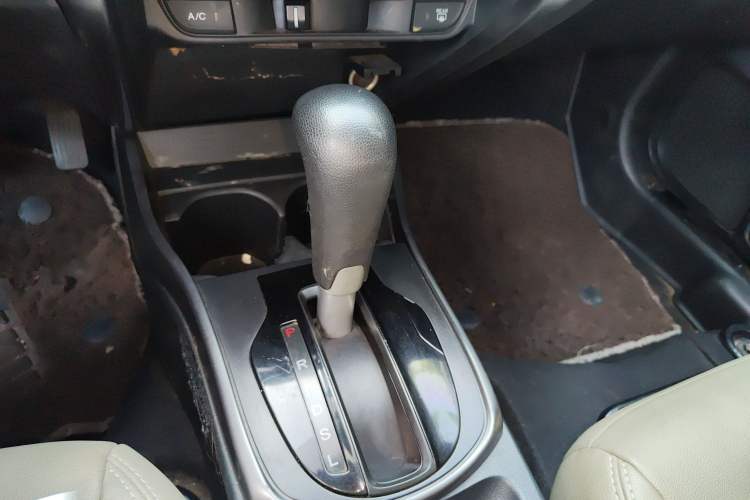 Used Honda Greiz 2016 1.5L CVT Comfort Version Gear Lever