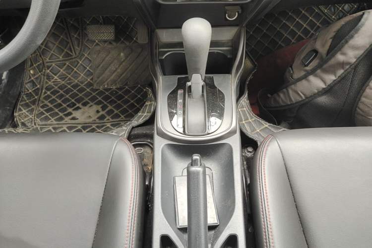 Used Honda Greiz 2016 1.5L CVT Classic Edition Gear Lever