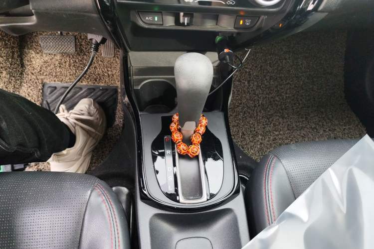 Used Honda Greiz 2016 1.5L CVT Fashion Edition Gear Lever