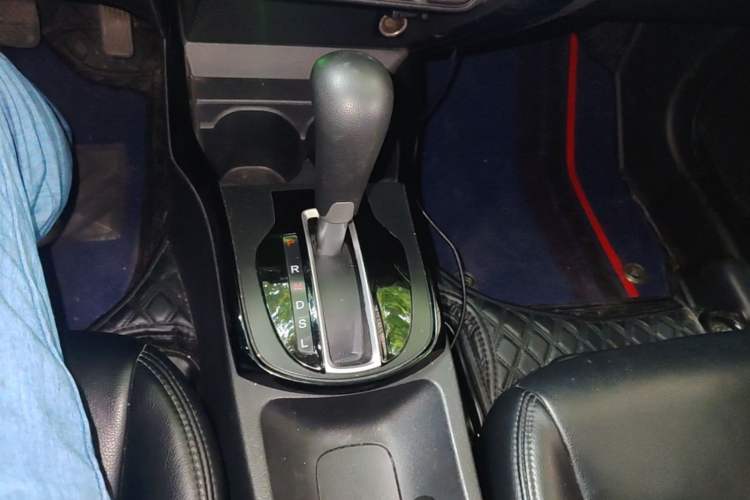 Used Honda Greiz 2016 1.5L CVT Fashion Edition Gear Lever